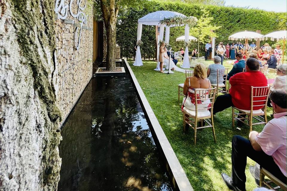 Ceremonia en el jardín