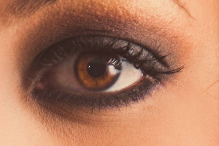 Ojos ahumados