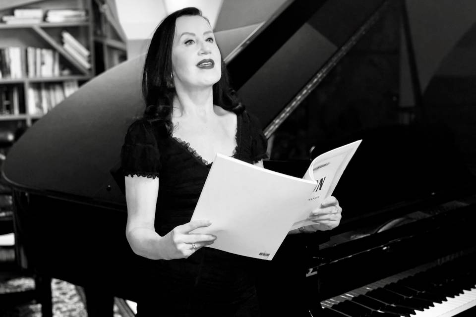 María Vives, canto y órgano