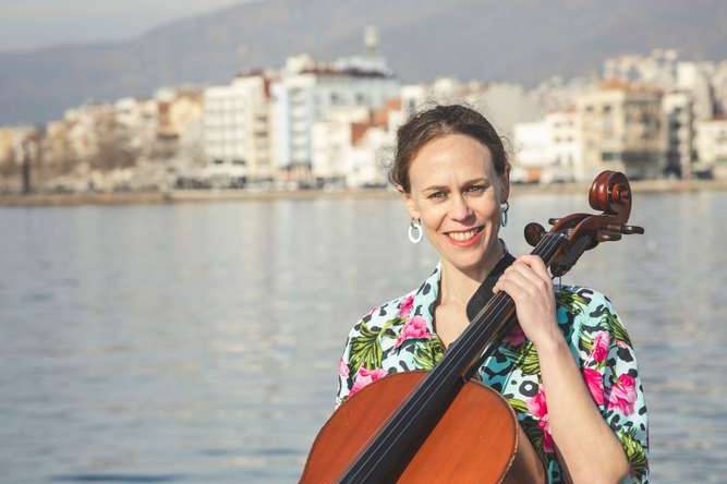 Mireia, cello