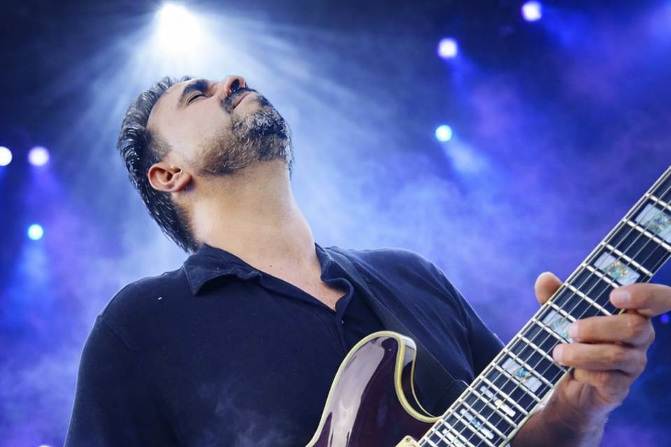 Raul molera electric guitar