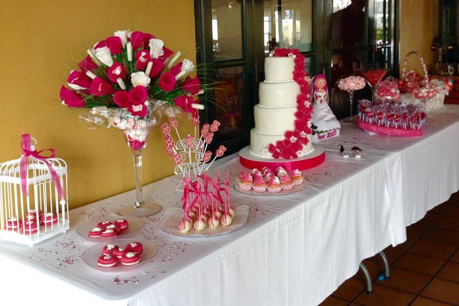 Toda una mesa dulce de boda