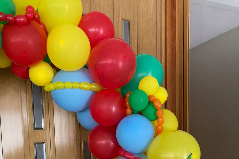 Medio arco con globos