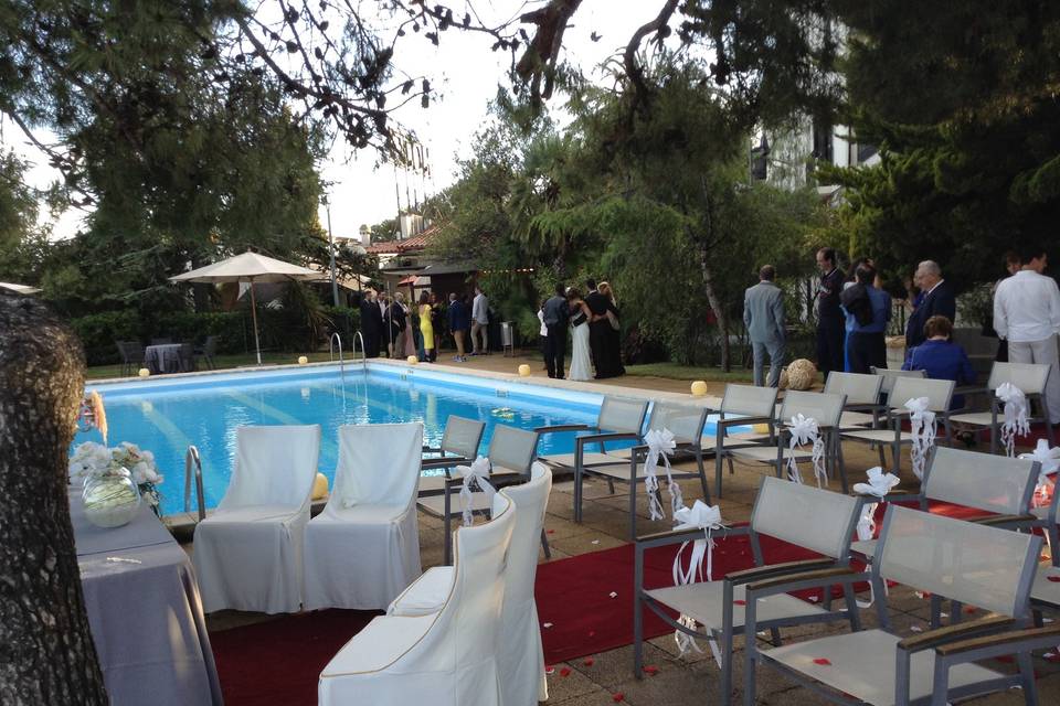 Ceremonia civil en piscina