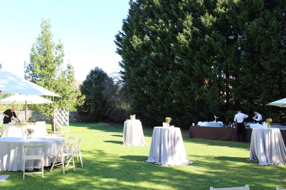 Aperitivos en el jardín