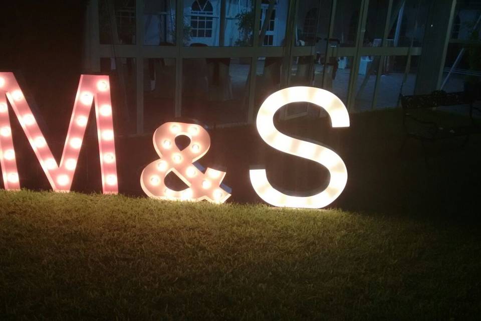 Letras iluminadas