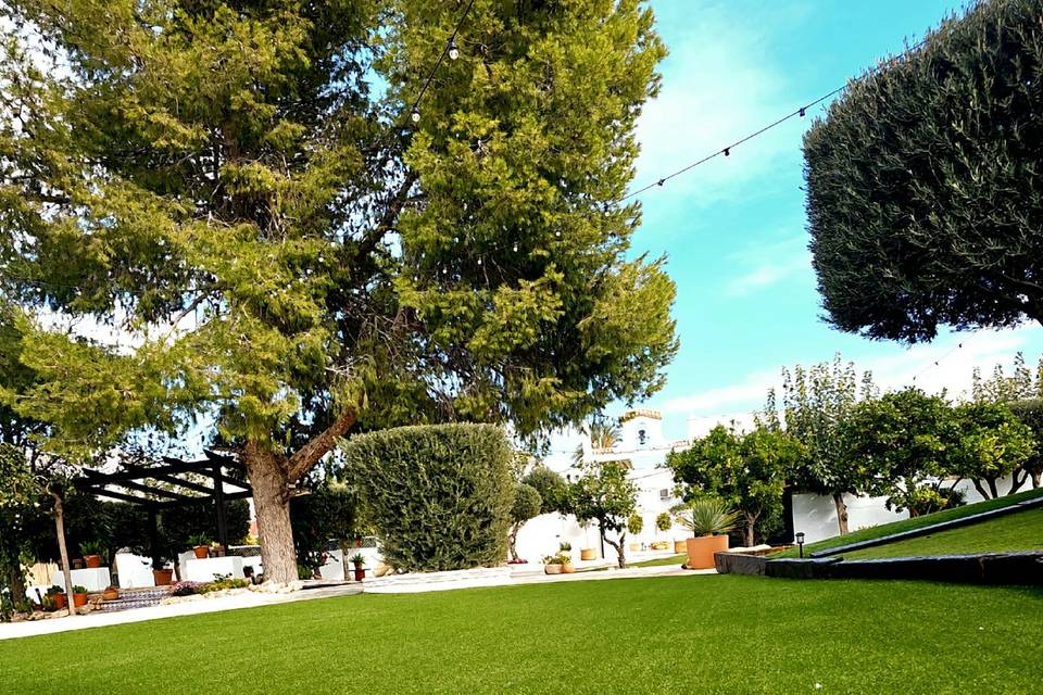 Amplios jardines