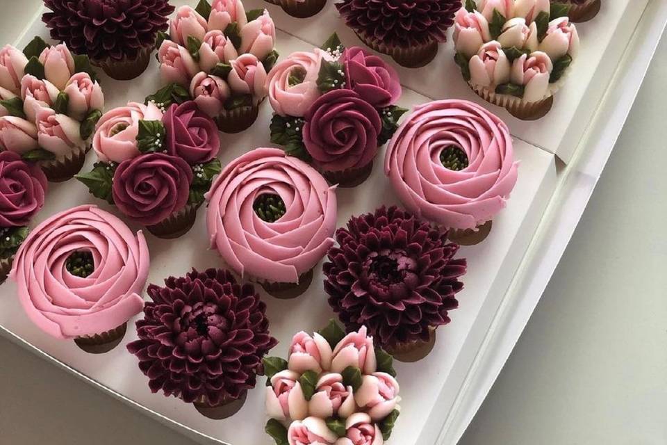 Cupcakes con flores de crema