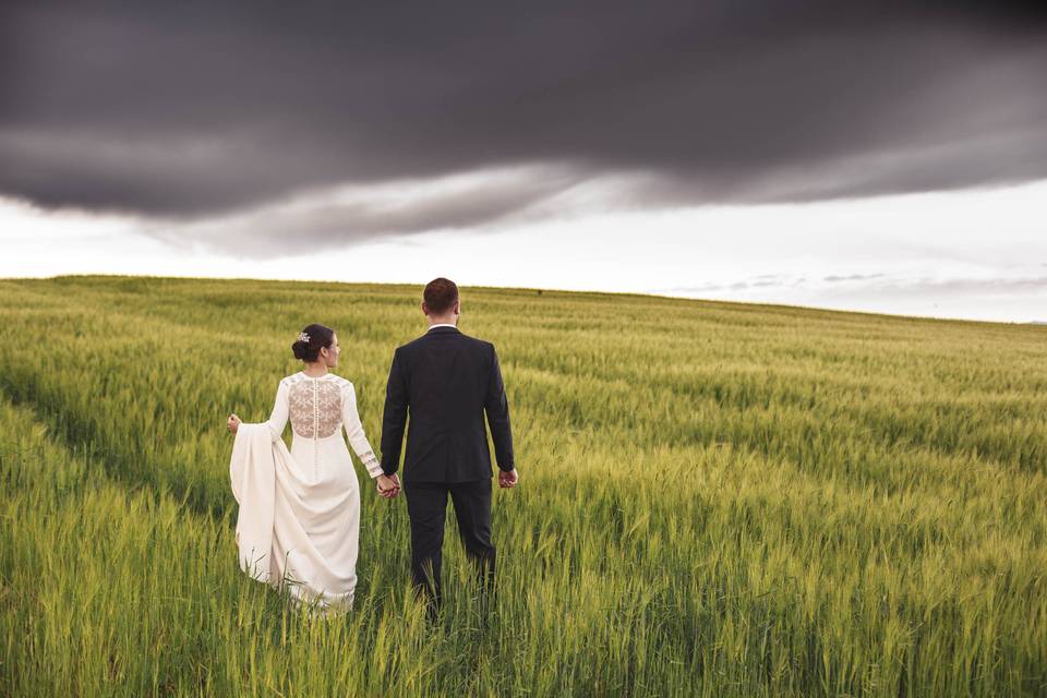 Postboda en el campo