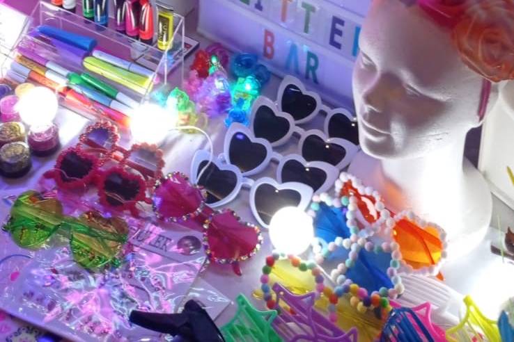 Glitter bar