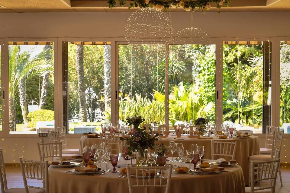 Salón con vistas al jardín