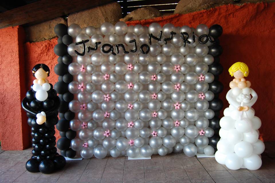 Photocall y novios con globos