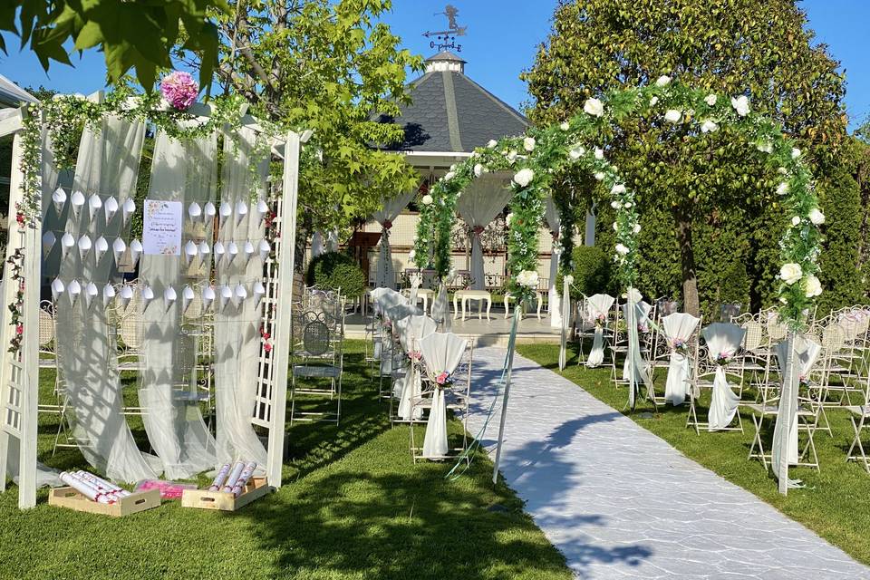 Ceremonia Civil en el jardín