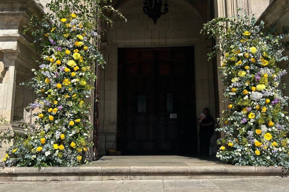 Entrada de la Parroquia San Jo