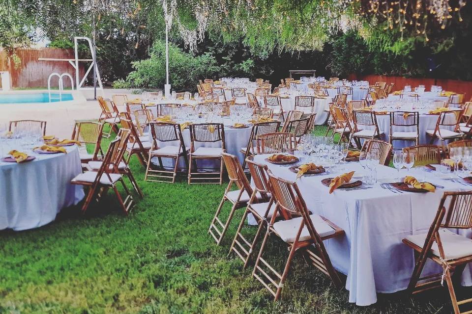 Banquete en el jardín