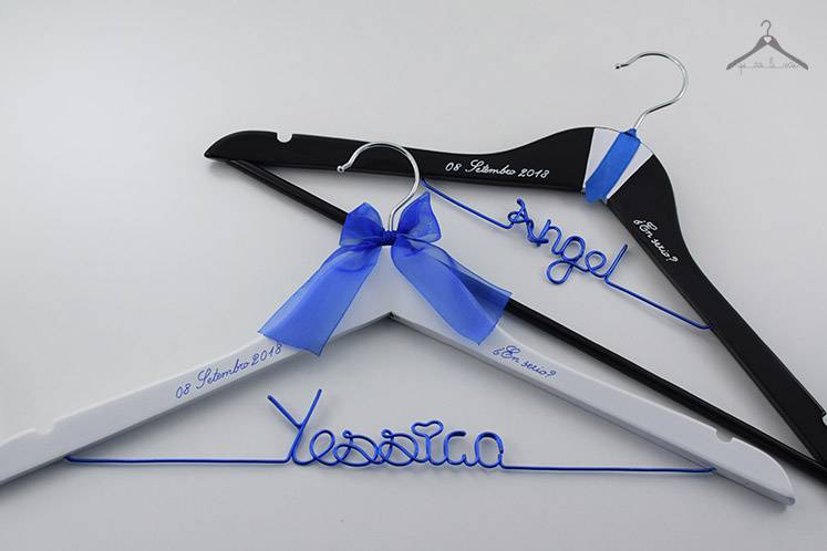 Perchas personalizadas novios