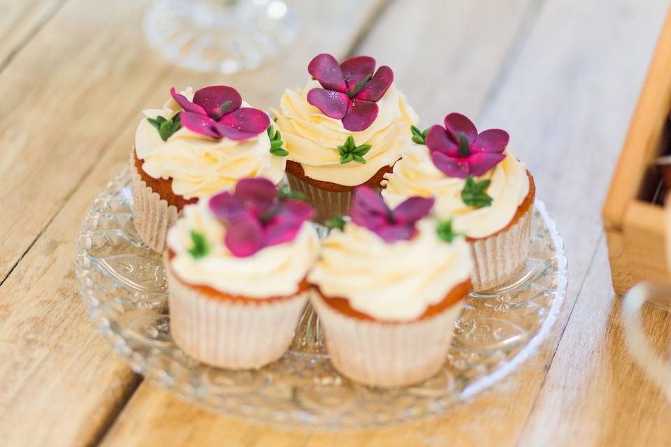 Wedding cupcake