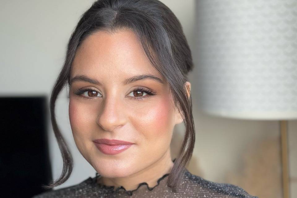 Maquillaje y peinado de novia