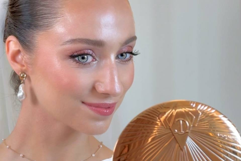 Maquillaje y peinado de novia
