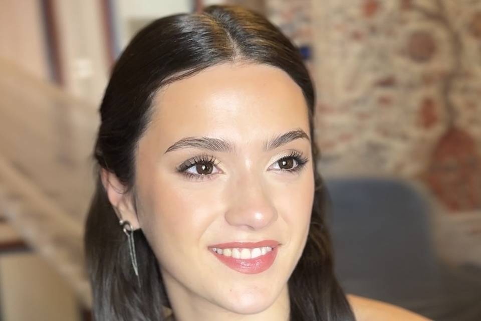Maquillaje y peinado invitada