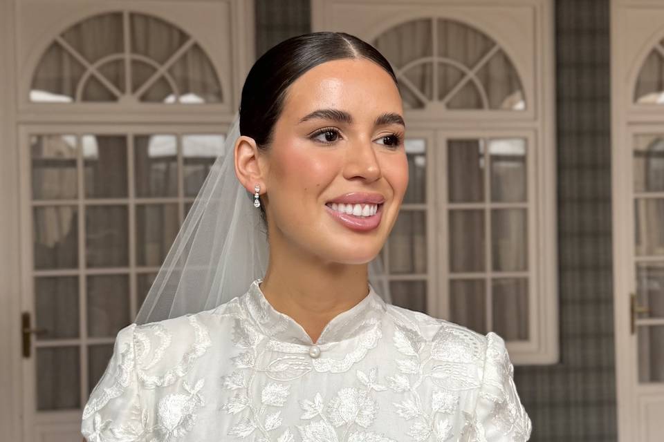 Maquillaje y peinado de novia