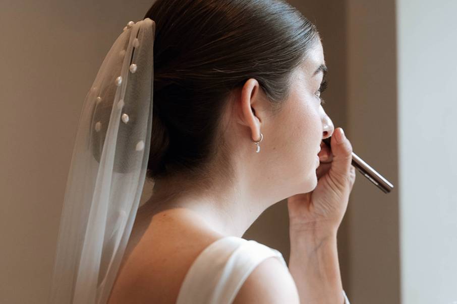 Maquillaje y peinado de novia