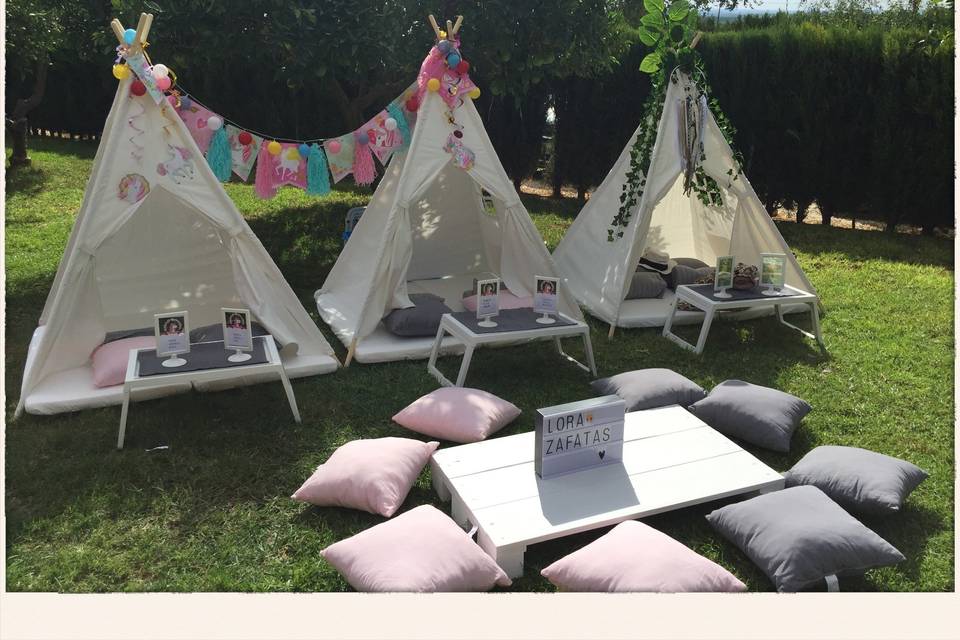 Kids zone con tipis