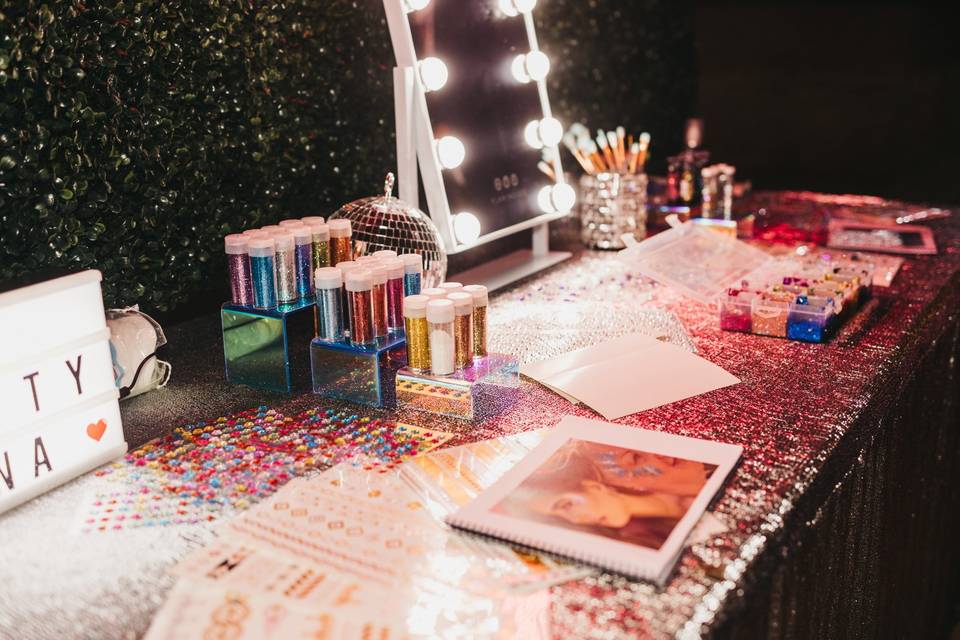 Glitter bar