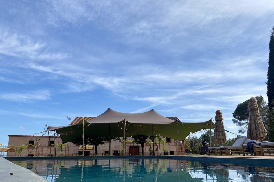 Beduina en Jardín con piscina