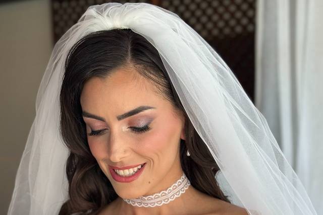 Maquillaje y peinado de novia