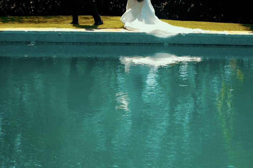 Reflejo en la piscina