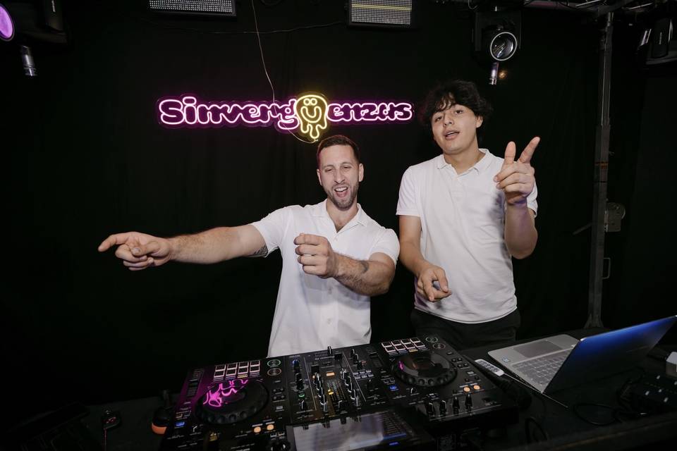Sinvergüenzas team