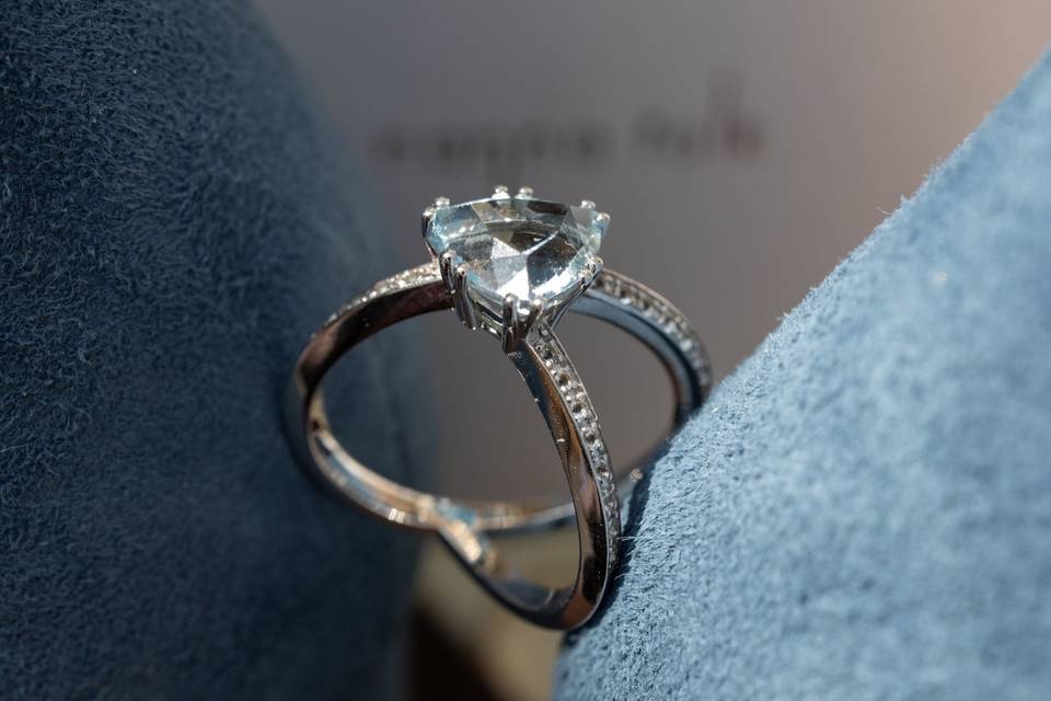 Anillo de novia