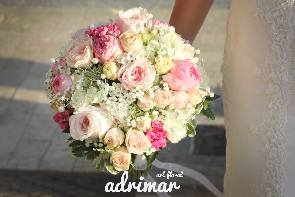 Bouquet compacto  gama rosa