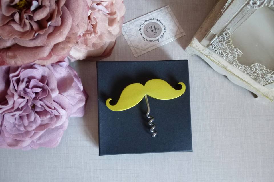 Detalle sacacorchos mostacho