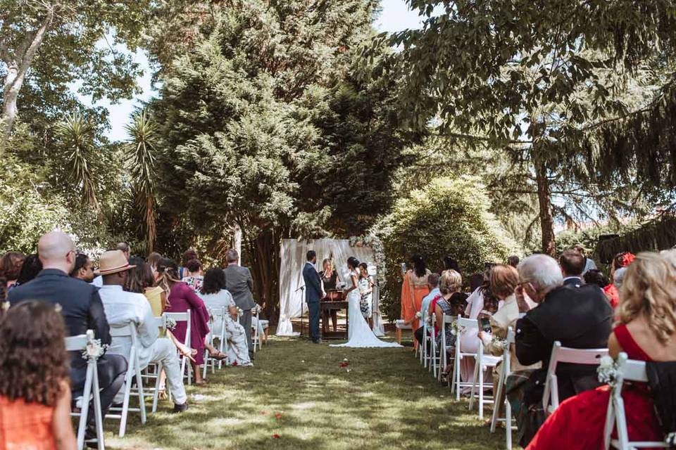 Oficiante de la ceremonia de boda de C&M