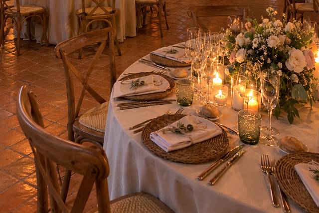 Banquete con luz perimetral