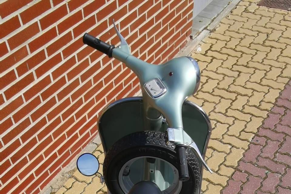 Vespa 150S 1963 color verde