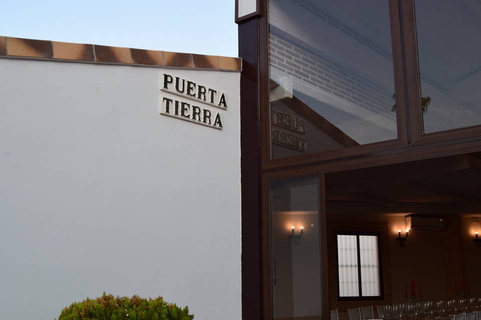 Puerta Tierra