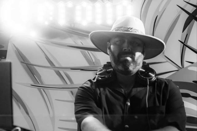 Carlos Guillén DJ