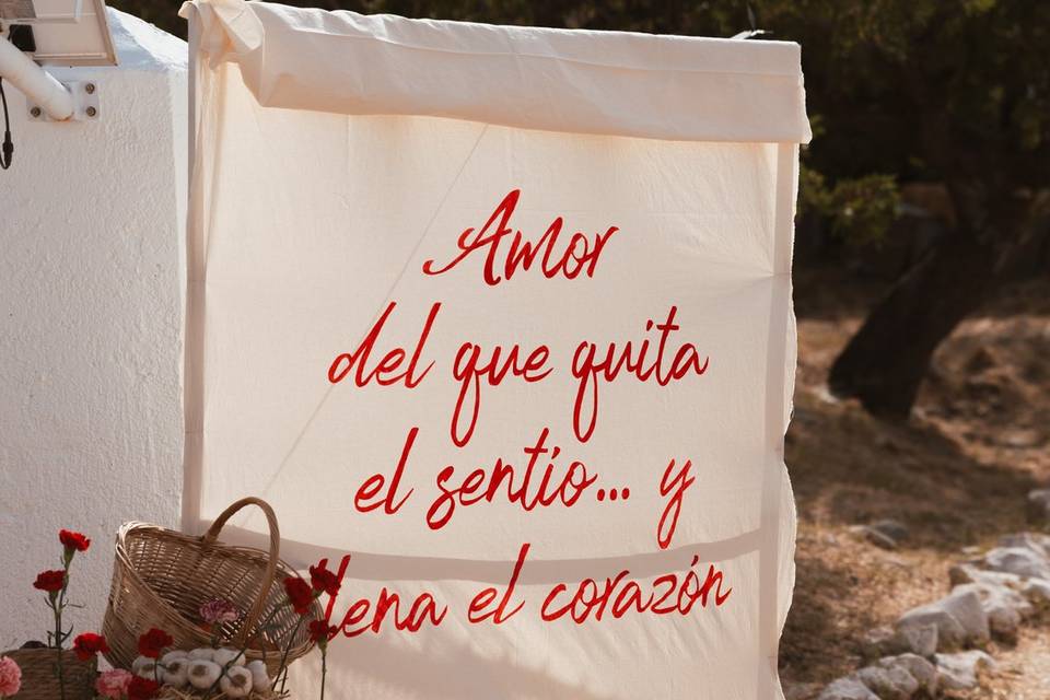 Cartel de bienvenida en tela