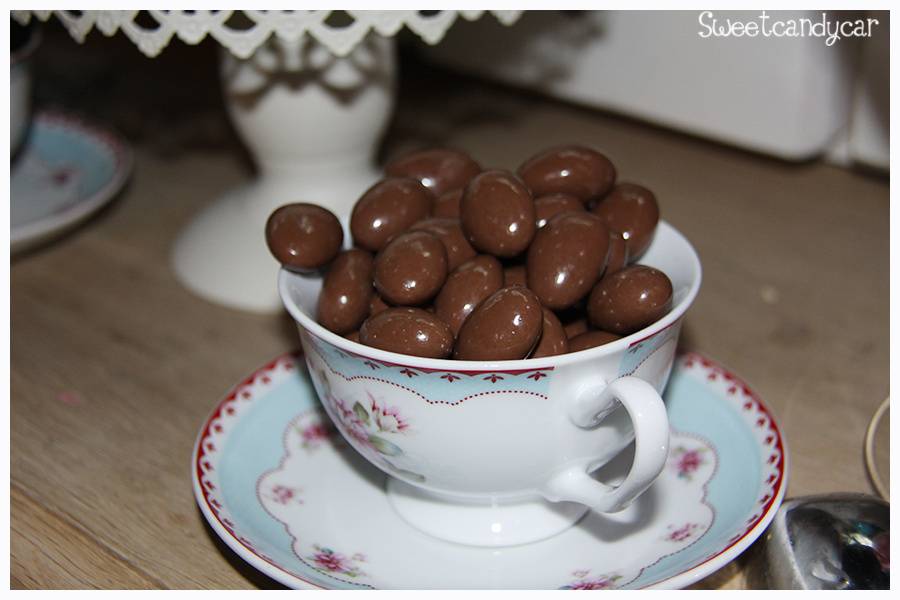 Taza con chocolates