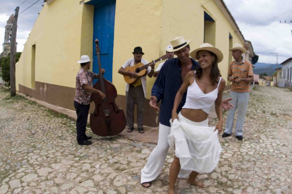 Bailando salsa en Cuba