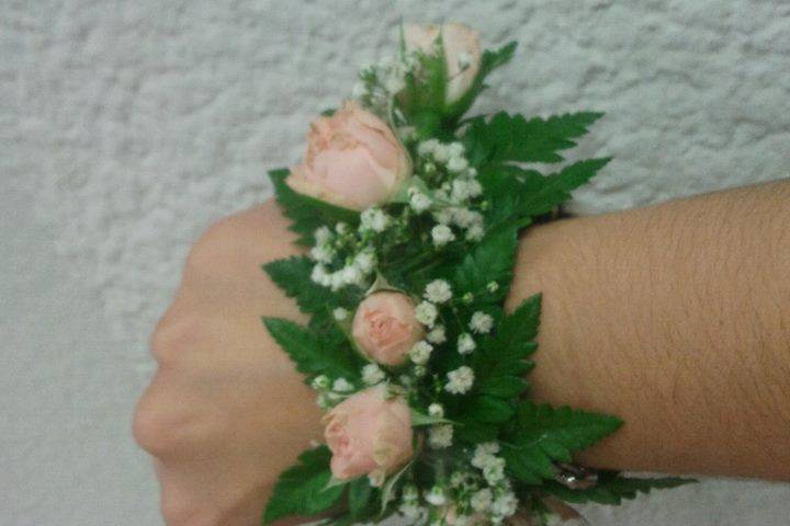 Pulsera con rosas