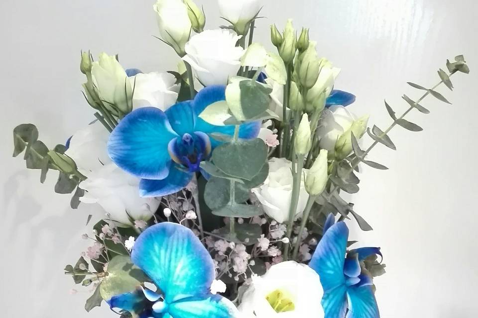 Ramo de lisianthus y orquídea