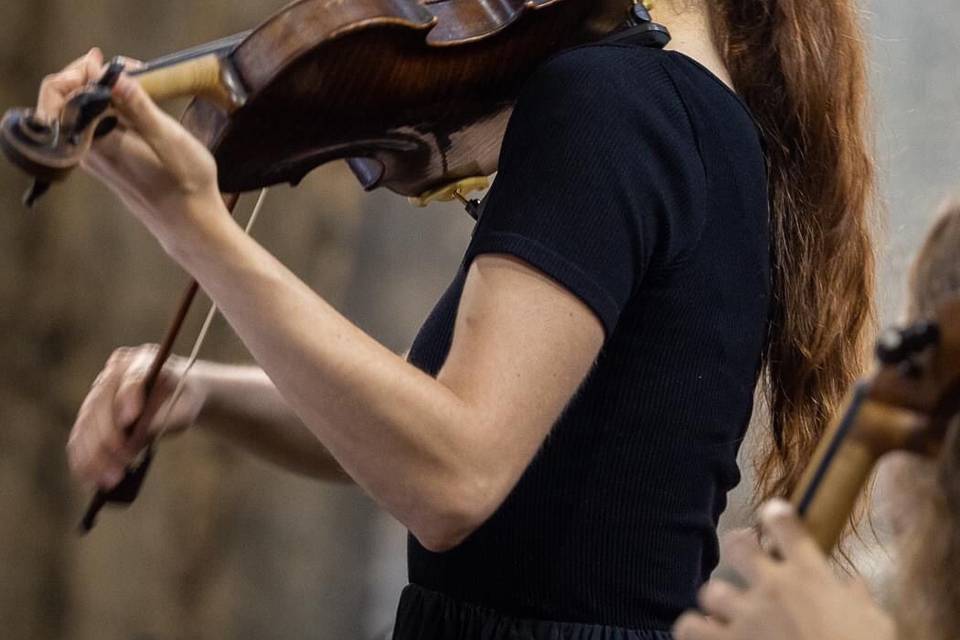 Clara, violinista