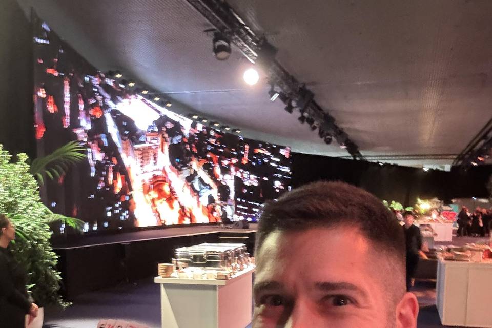 Invitados a punto de entrar