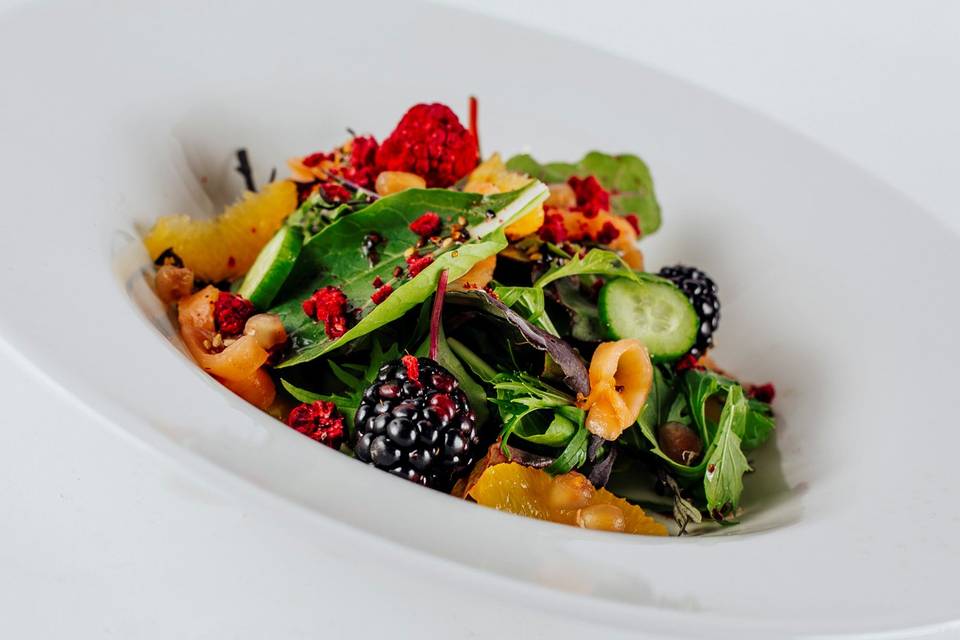 Ensalada de cítricos con moras