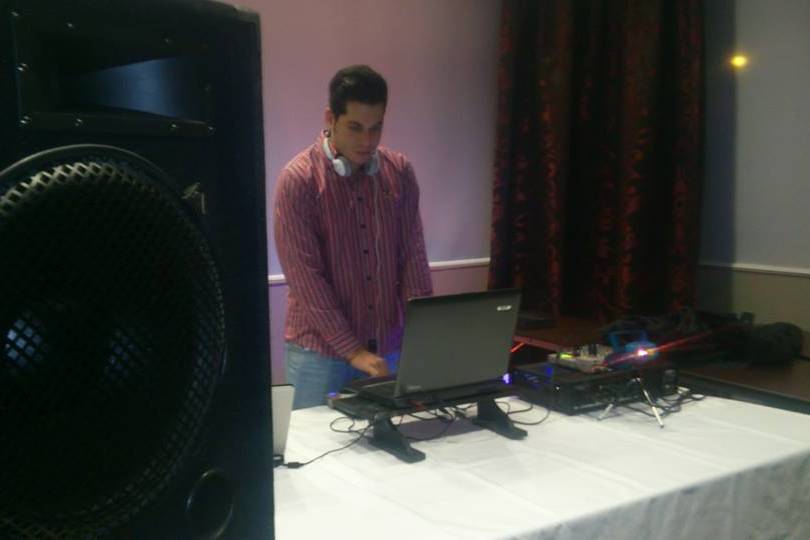 Dj trabajando