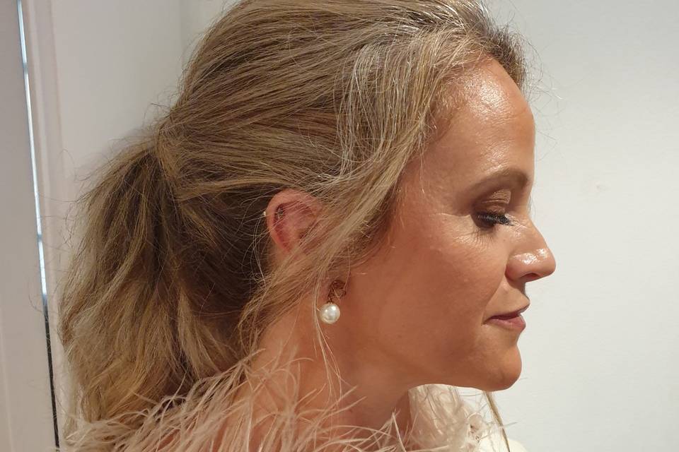 Maquillaje y peinado de novia